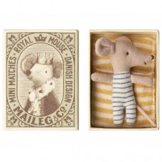 Baby mouse, boy