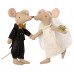 Wedding mice in a box